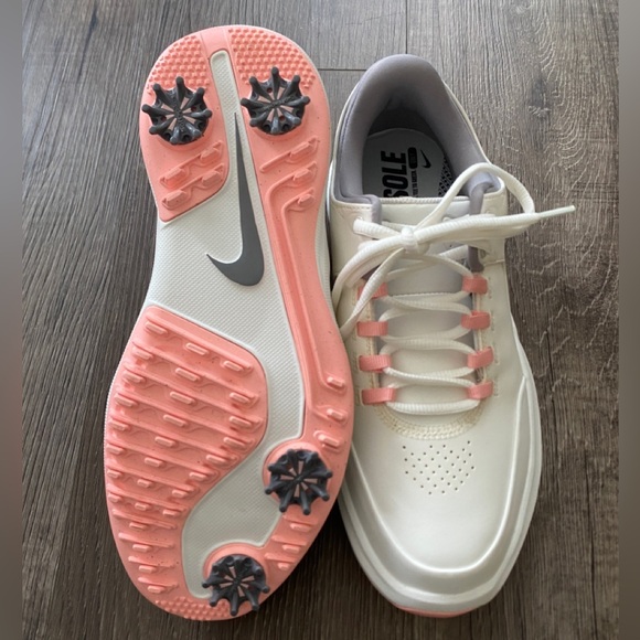 NWT woman's Nike Air Zoom accurate golf shoes - Picture 9 of 10